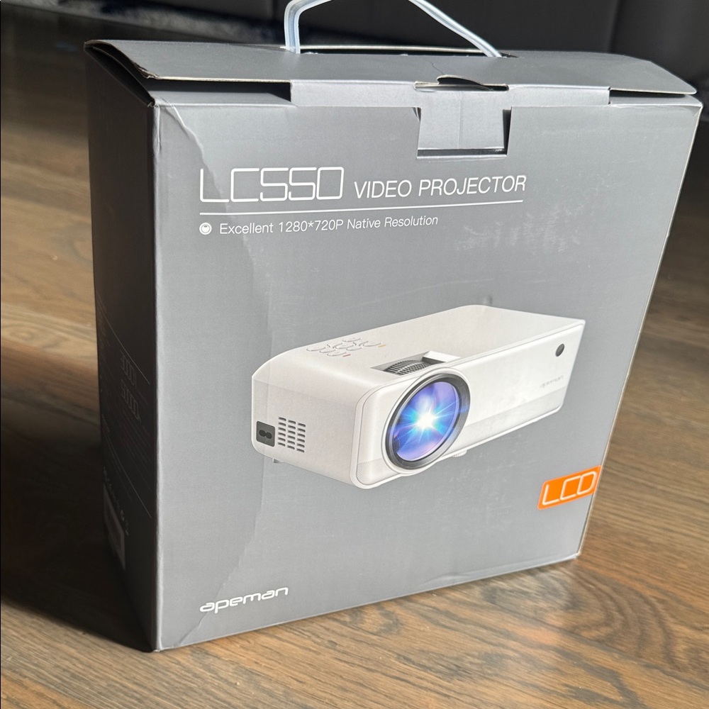 Apeman LC550 LCD Video Projector with remote 1280x720 p resolution